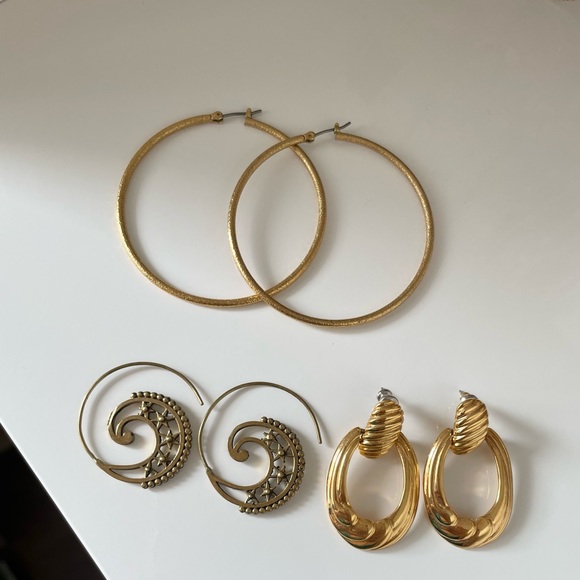 Thrifted vintage earrings bundle - Picture 1 of 3